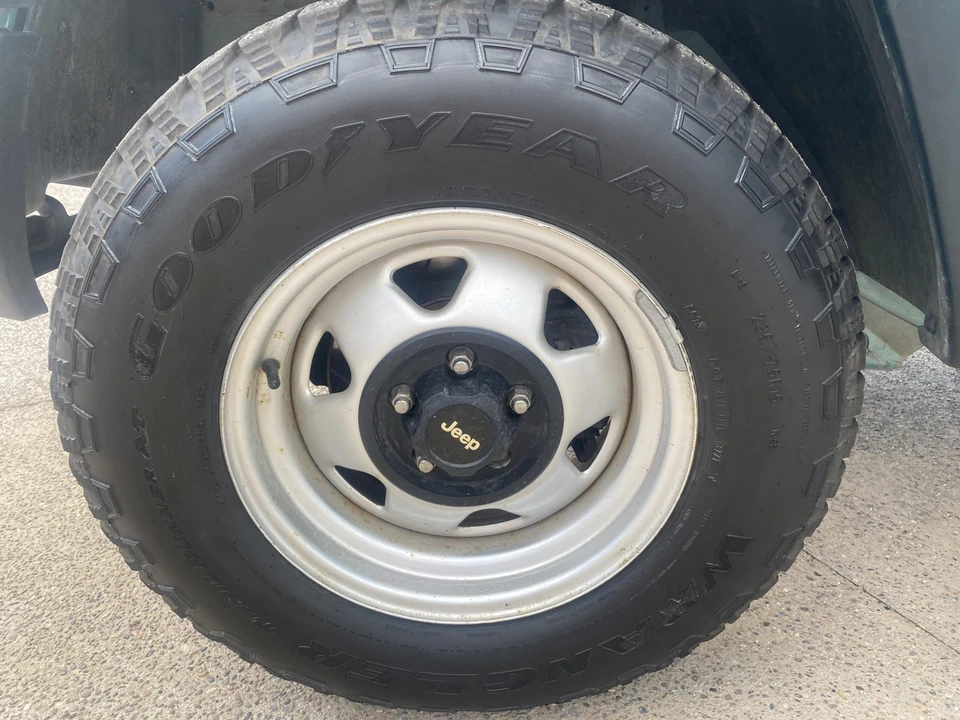 1997 Jeep XJ Cherokee - Image 18 of 31