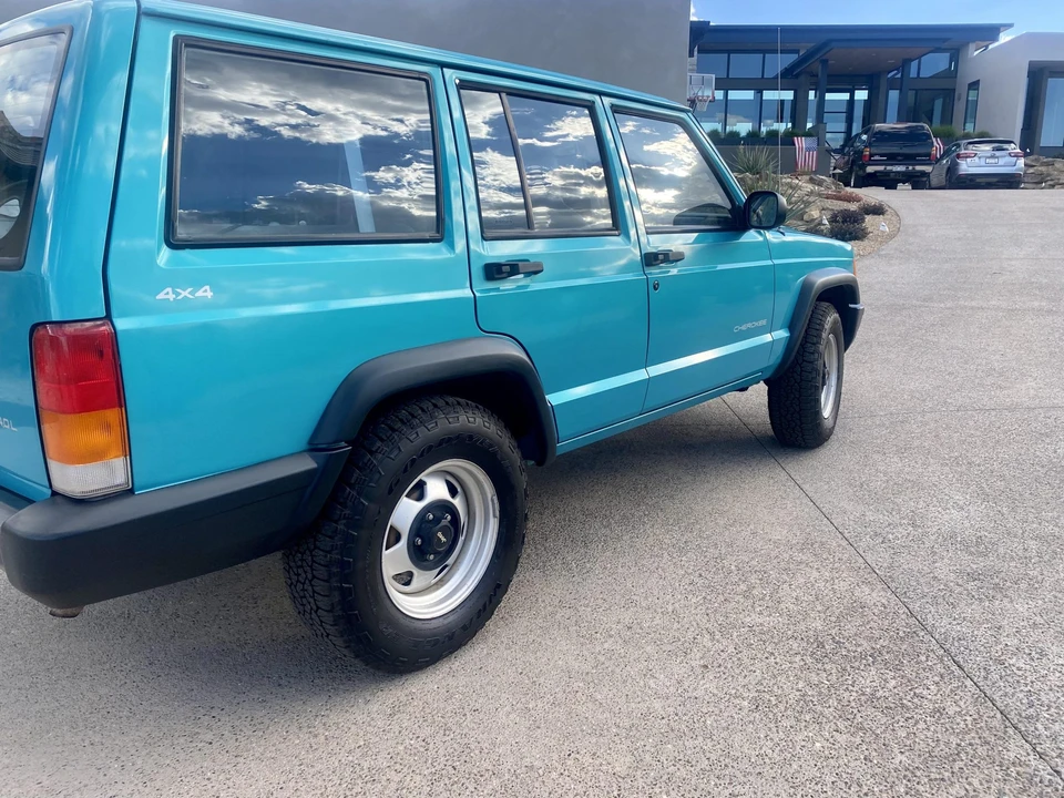 1997 Jeep XJ Cherokee - Image 12 of 31