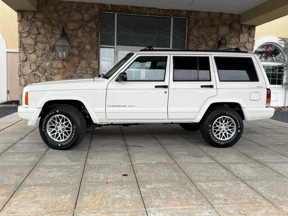 1997 Jeep XJ Cherokee - Image 7 of 31