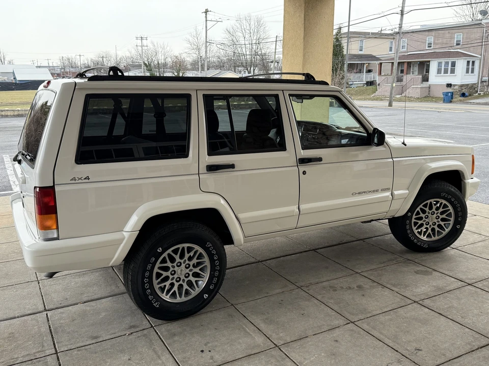 1997 Jeep XJ Cherokee - Image 15 of 31