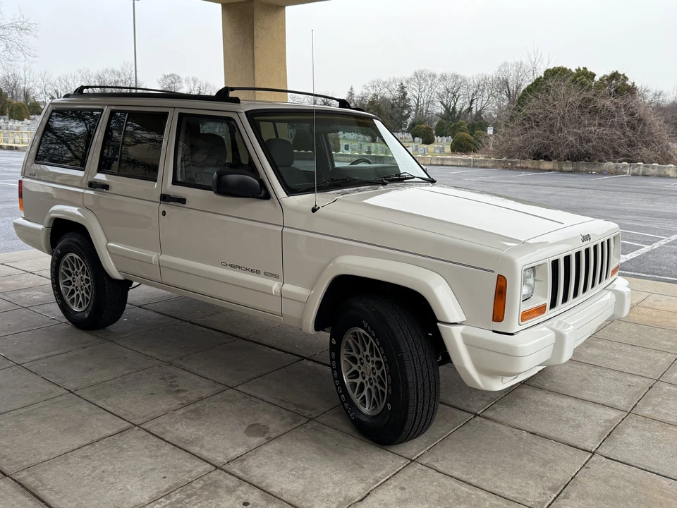 1997 Jeep XJ Cherokee - Image 16 of 31