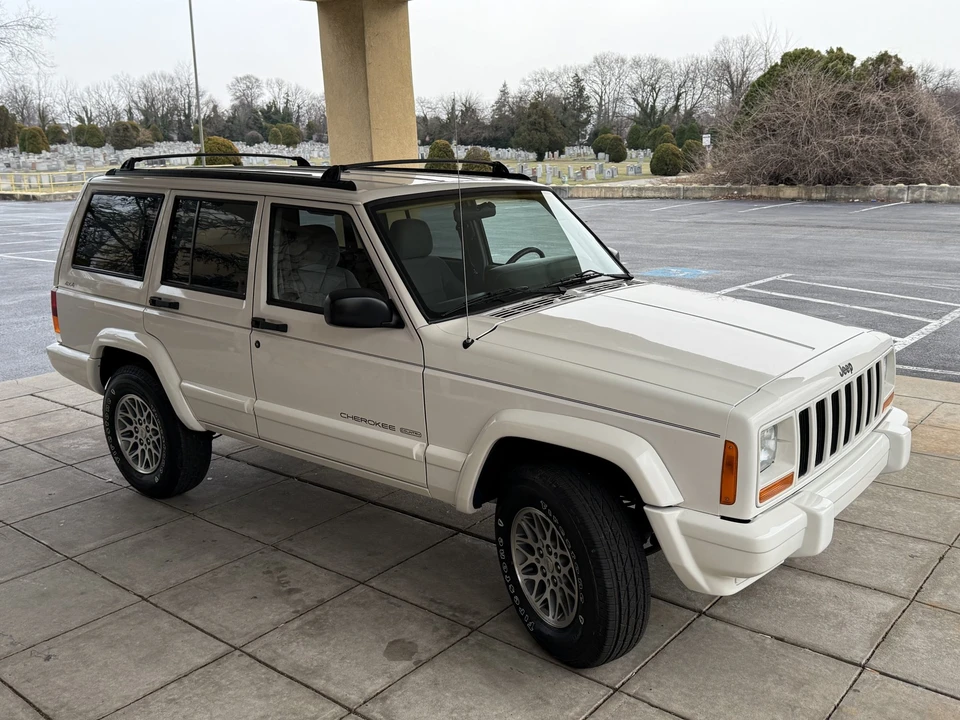 1997 Jeep XJ Cherokee - Image 17 of 31