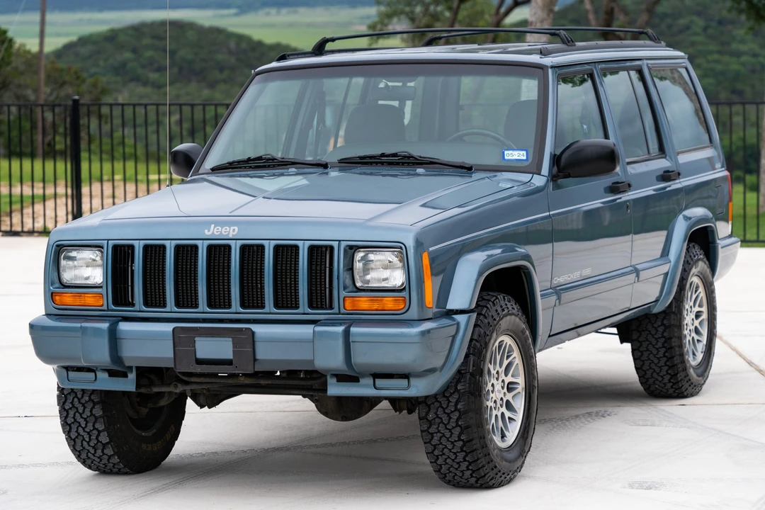 1997 Jeep XJ Cherokee - Image 2 of 31