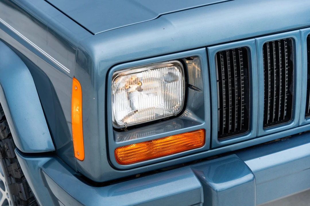 1997 Jeep XJ Cherokee - Image 12 of 31