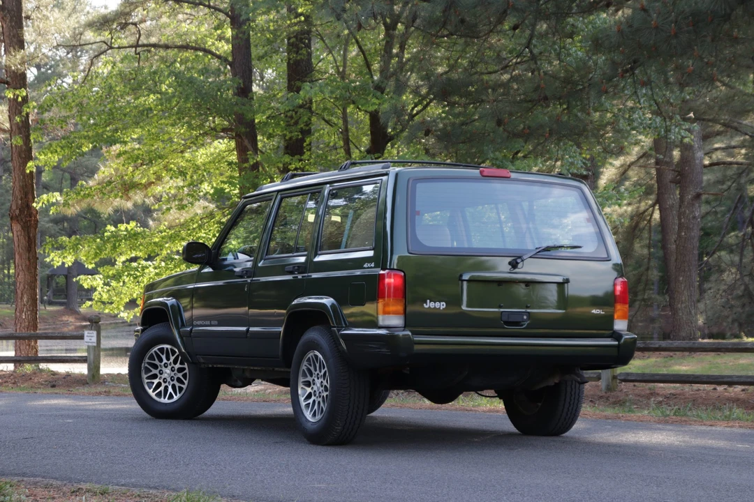 1997 Jeep XJ Cherokee - Image 6 of 31