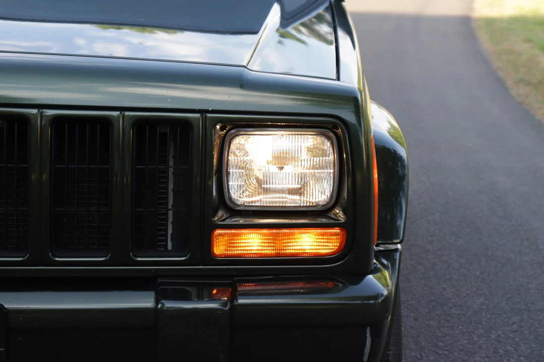 1997 Jeep XJ Cherokee - Image 14 of 31