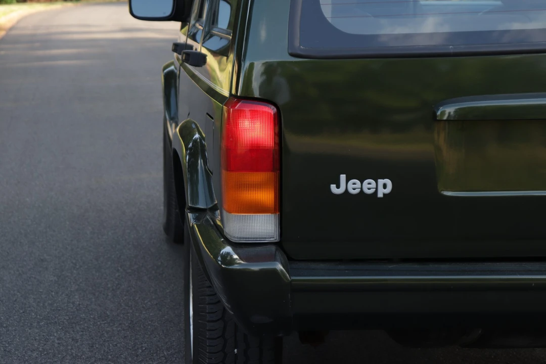 1997 Jeep XJ Cherokee - Image 19 of 31