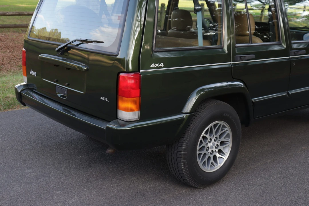 1997 Jeep XJ Cherokee - Image 10 of 31