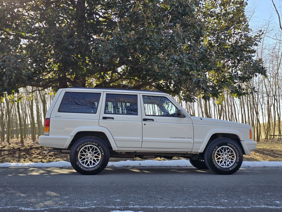 1997 Jeep XJ Cherokee - Image 21 of 31