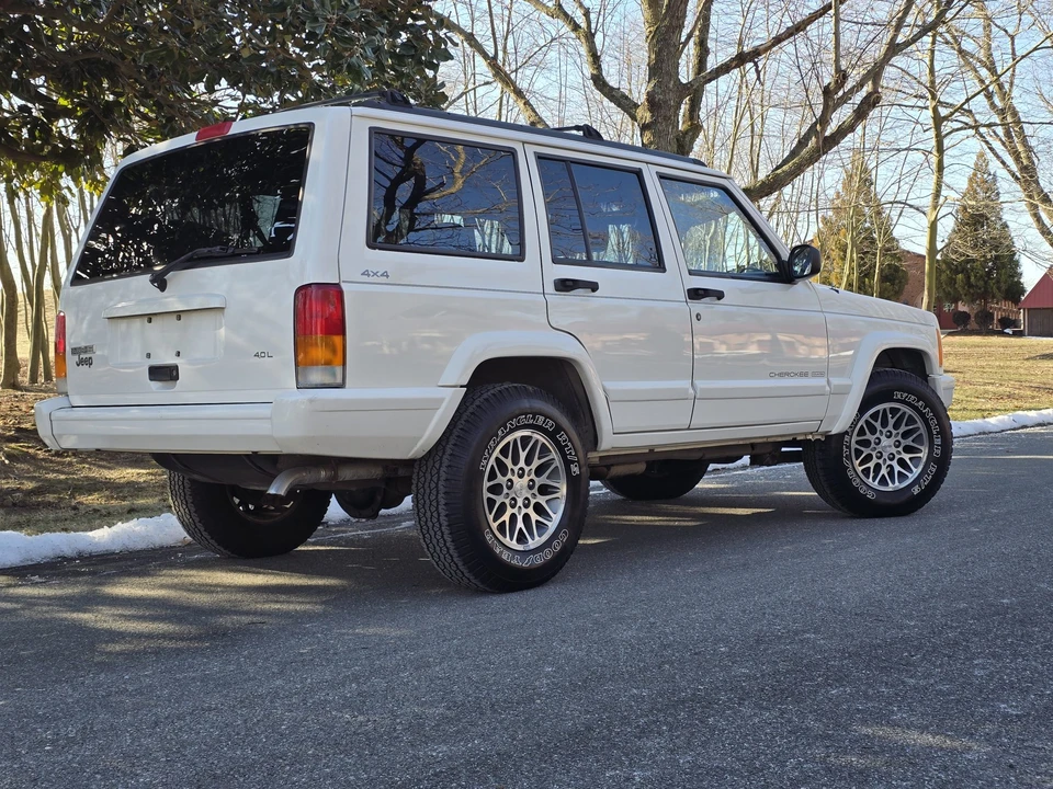 1997 Jeep XJ Cherokee - Image 24 of 31