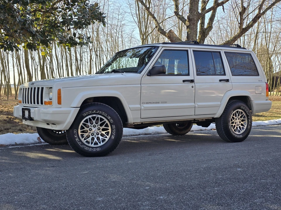 1997 Jeep XJ Cherokee - Image 2 of 31