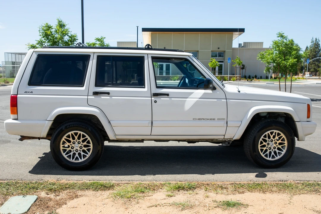 1997 Jeep XJ Cherokee - Image 7 of 31