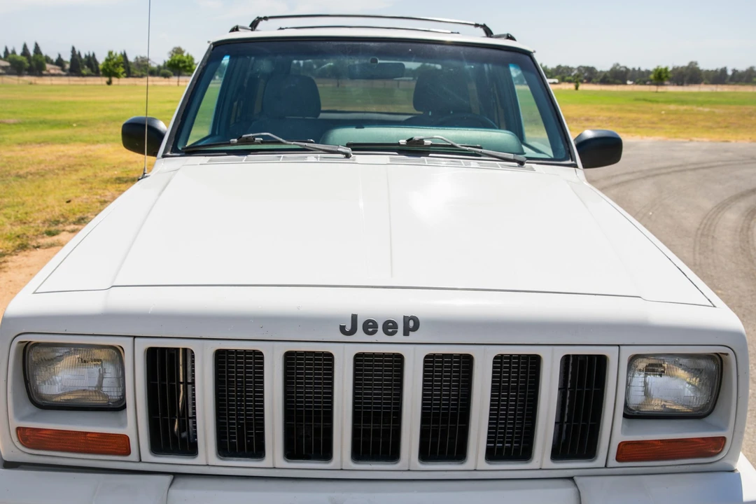 1997 Jeep XJ Cherokee - Image 10 of 31