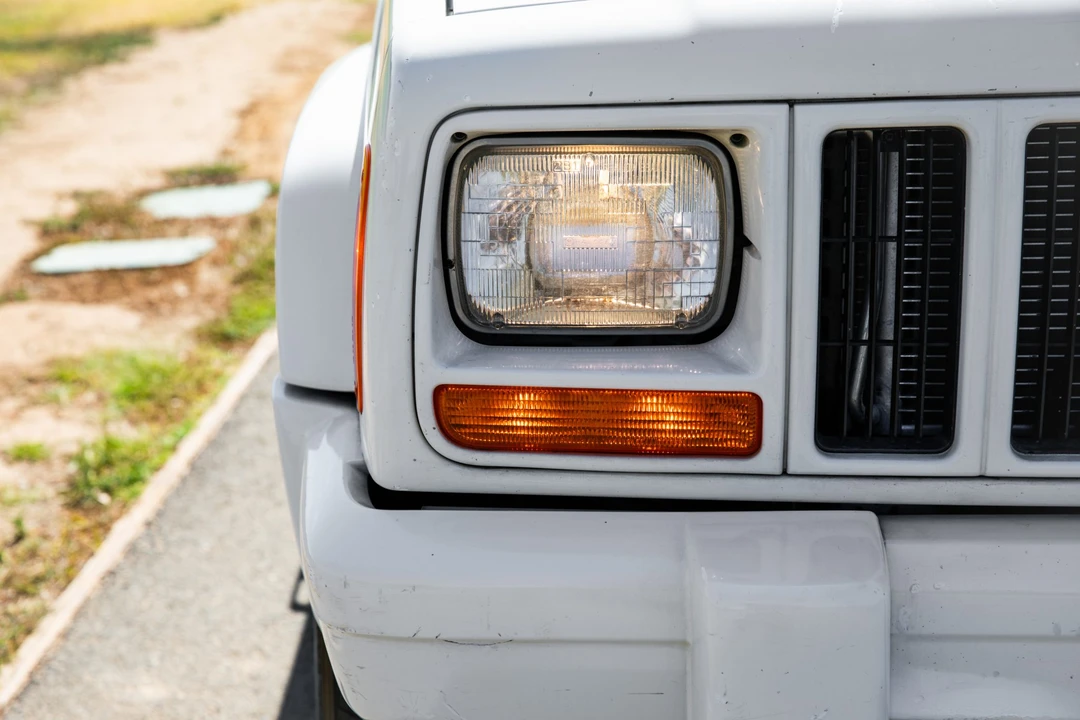 1997 Jeep XJ Cherokee - Image 13 of 31