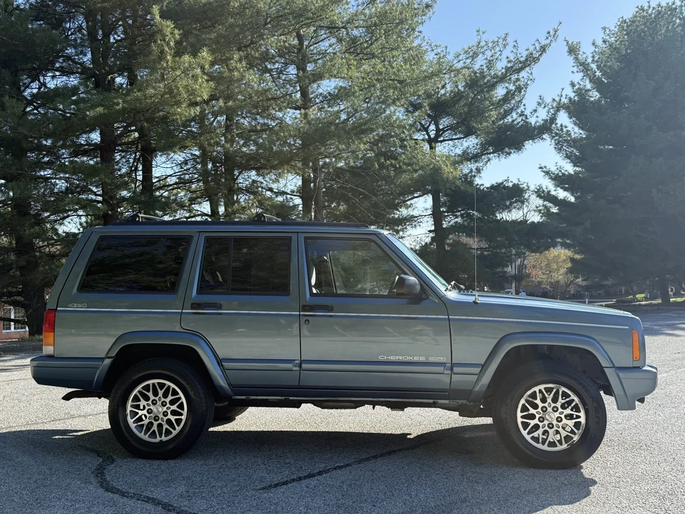 1997 Jeep XJ Cherokee - Image 17 of 31