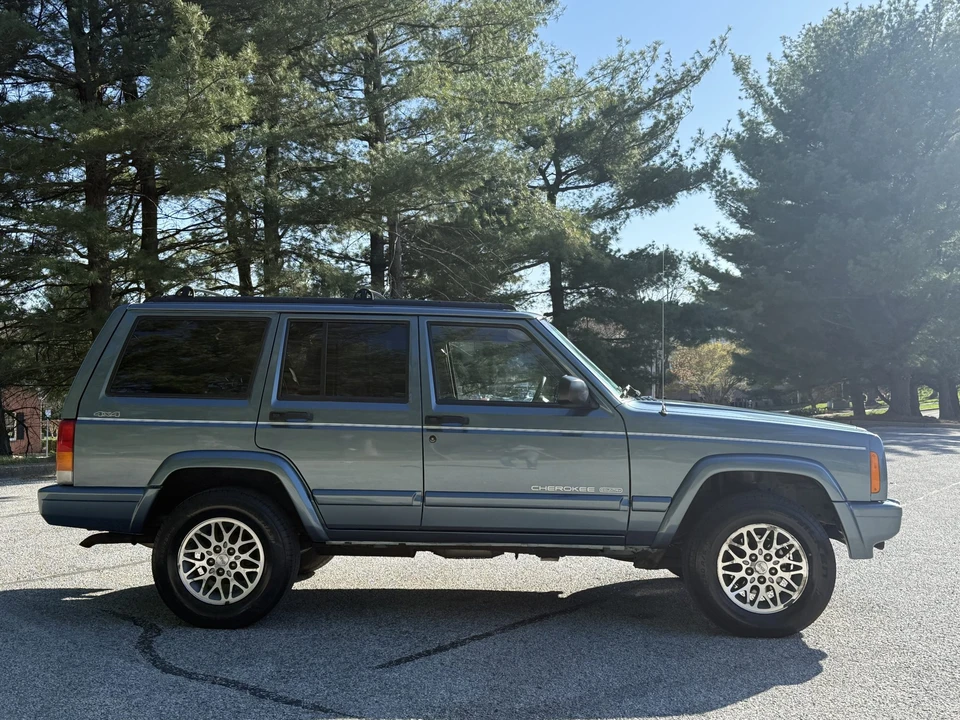 1997 Jeep XJ Cherokee - Image 16 of 31