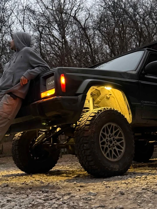 1997 Jeep XJ Cherokee - Image 2 of 11