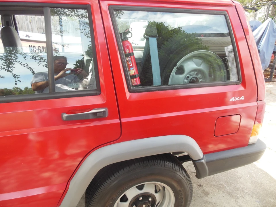 1997 Jeep XJ Cherokee - Image 14 of 30