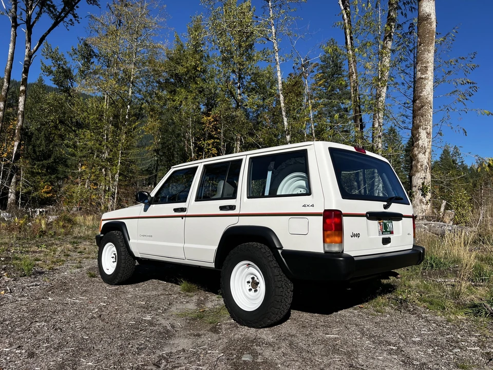 1997 Jeep XJ Cherokee - Image 24 of 31