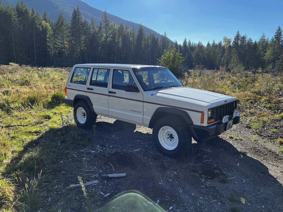 1997 Jeep XJ Cherokee - Image 2 of 31