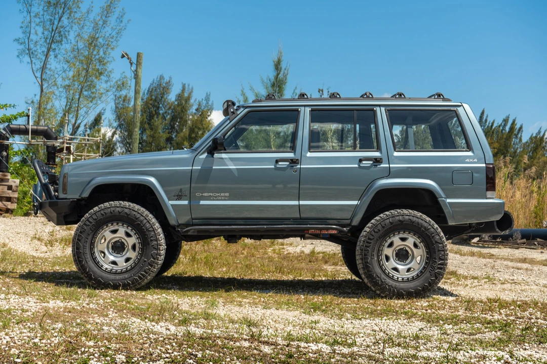 1997 Jeep XJ Cherokee - Image 13 of 31