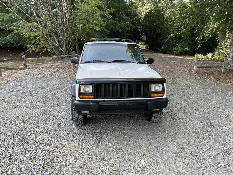 1997 Jeep XJ Cherokee - Image 10 of 31