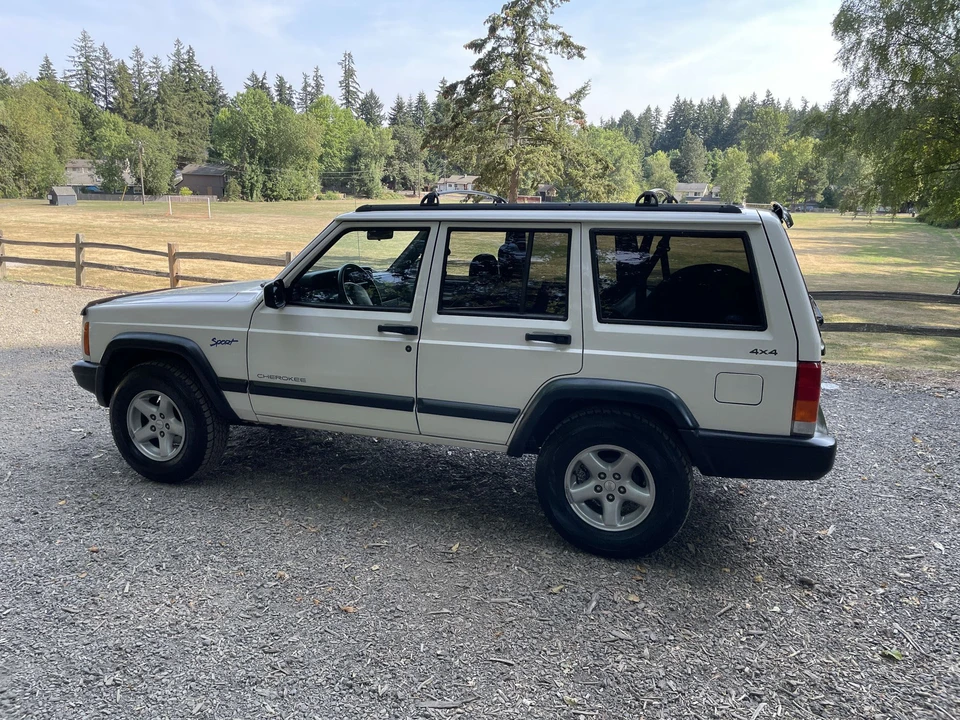 1997 Jeep XJ Cherokee - Image 9 of 31