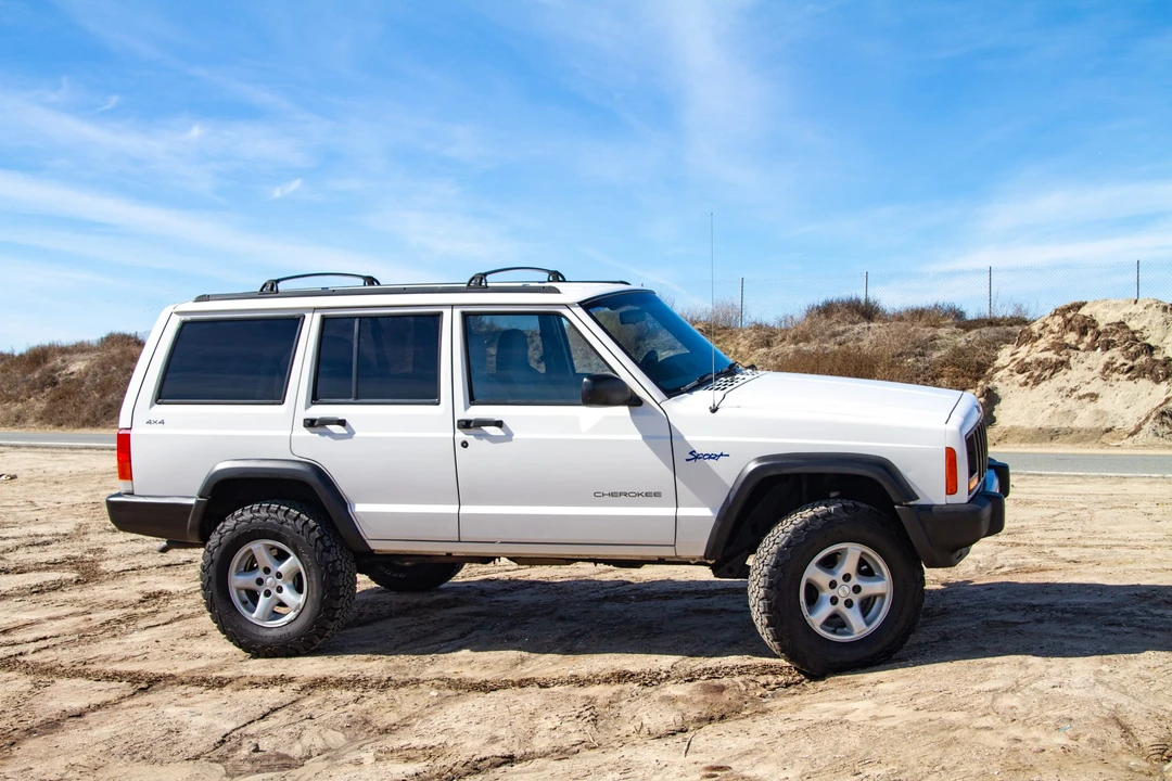 1997 Jeep XJ Cherokee - Image 15 of 31