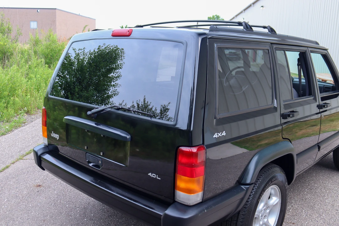 1997 Jeep XJ Cherokee - Image 16 of 31