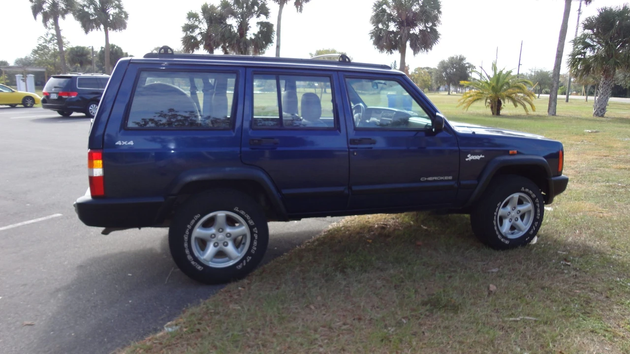 1997 Jeep XJ Cherokee - Image 10 of 31