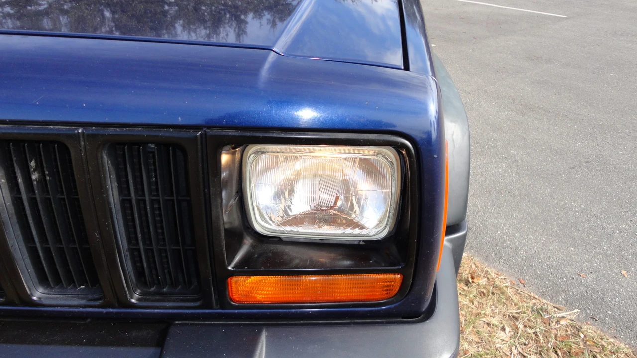 1997 Jeep XJ Cherokee - Image 18 of 31