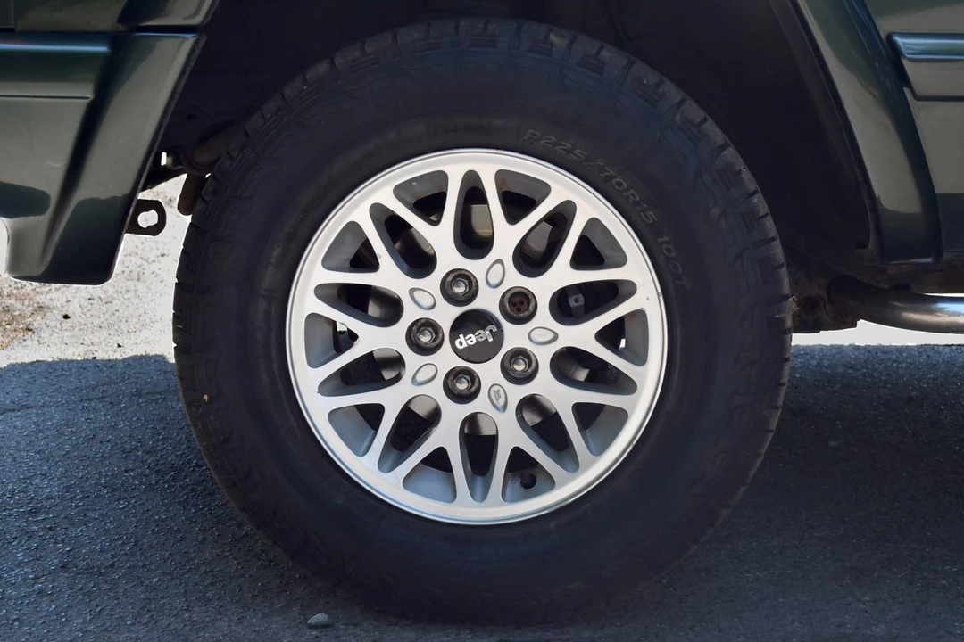 1997 Jeep XJ Cherokee - Image 12 of 30