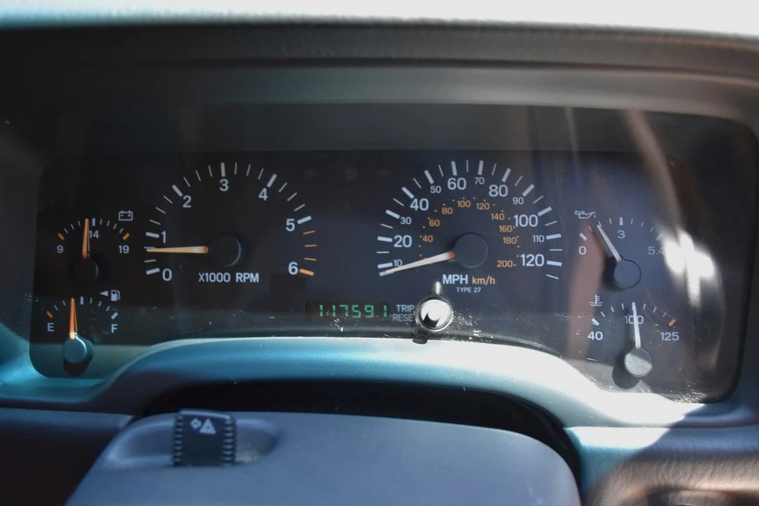 1997 Jeep XJ Cherokee - Image 24 of 30