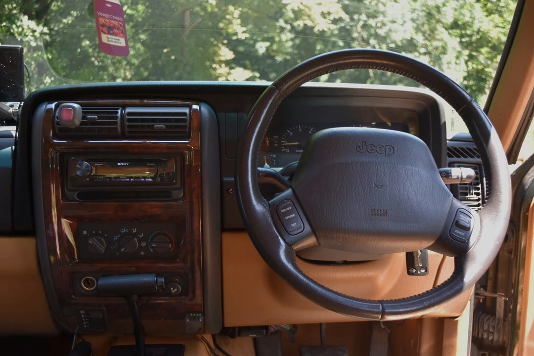1997 Jeep XJ Cherokee - Image 25 of 30