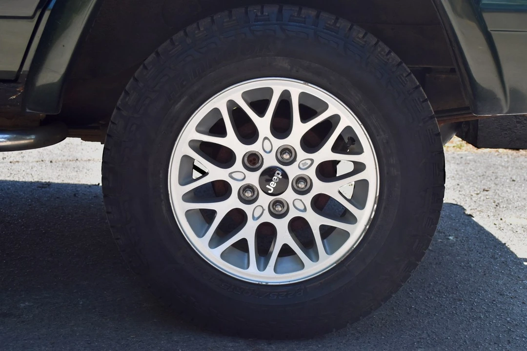 1997 Jeep XJ Cherokee - Image 11 of 30