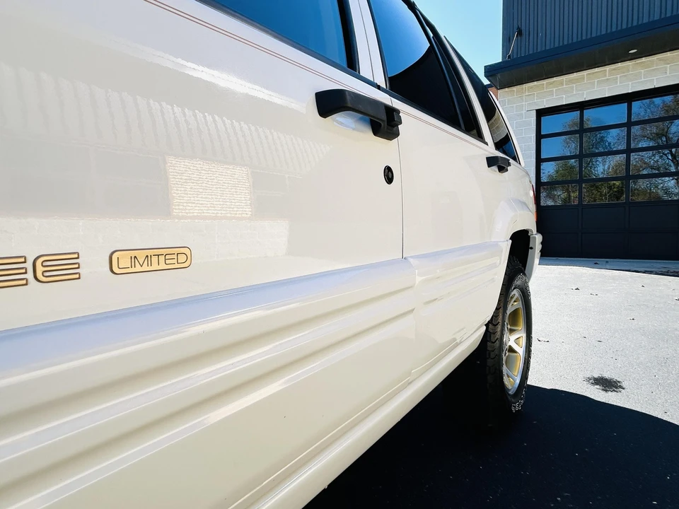 1997 Jeep ZJ Grand Cherokee - Image 19 of 31