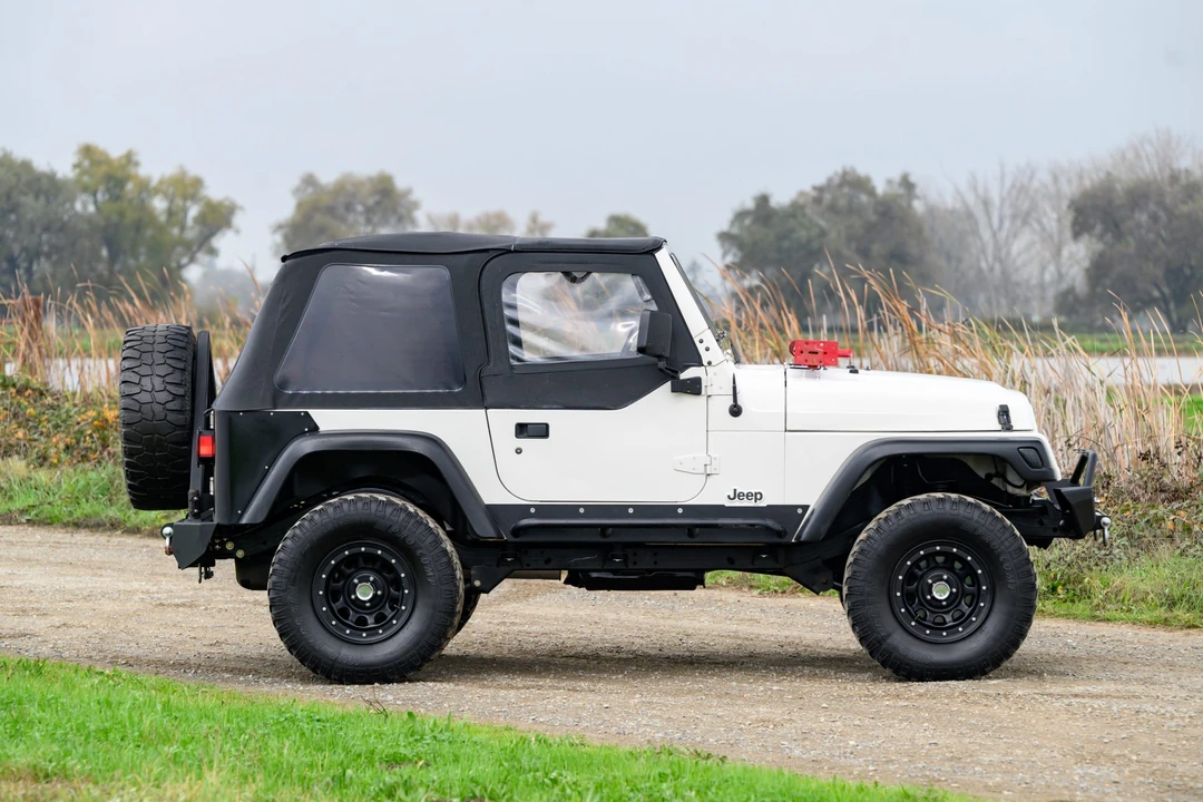 1997 Jeep TJ Wrangler - Image 10 of 31