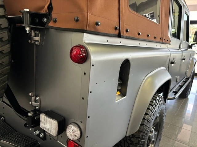 1997 Land Rover Defender 110 - Image 15 of 21