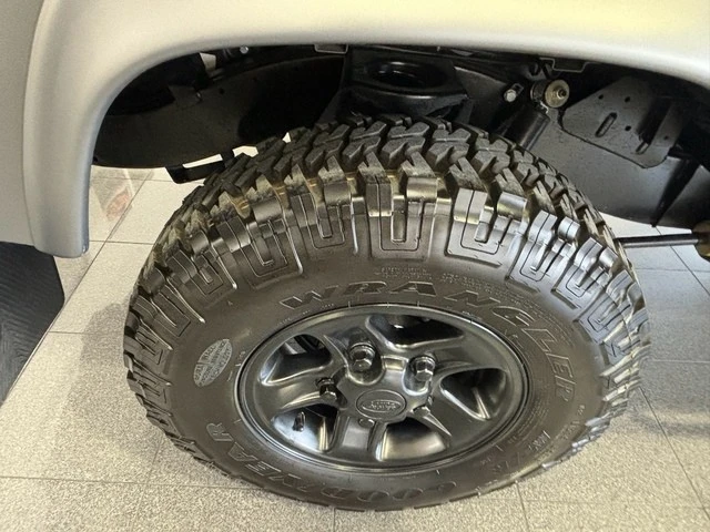 1997 Land Rover Defender 110 - Image 17 of 21