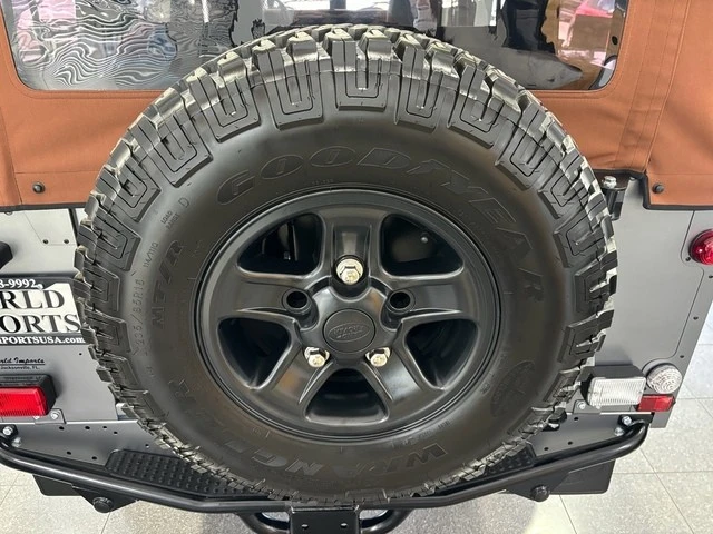 1997 Land Rover Defender 110 - Image 14 of 21
