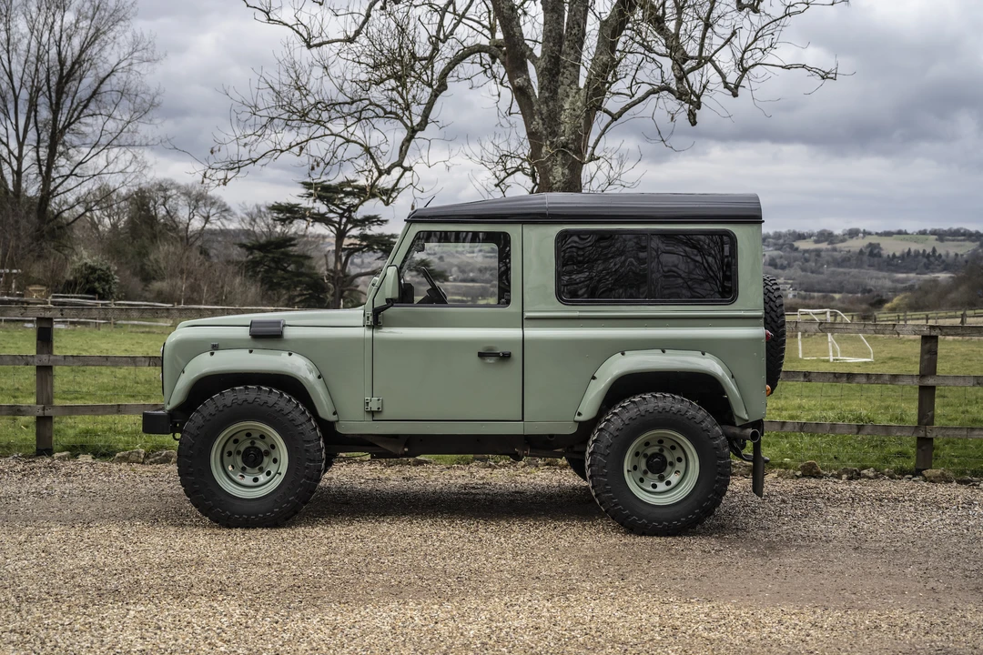 1997 Land Rover Defender 90 - Image 8 of 31