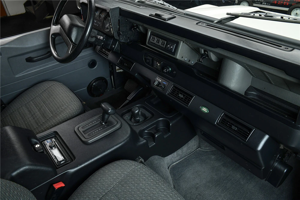 1997 Land Rover Defender 90 - Image 5 of 11