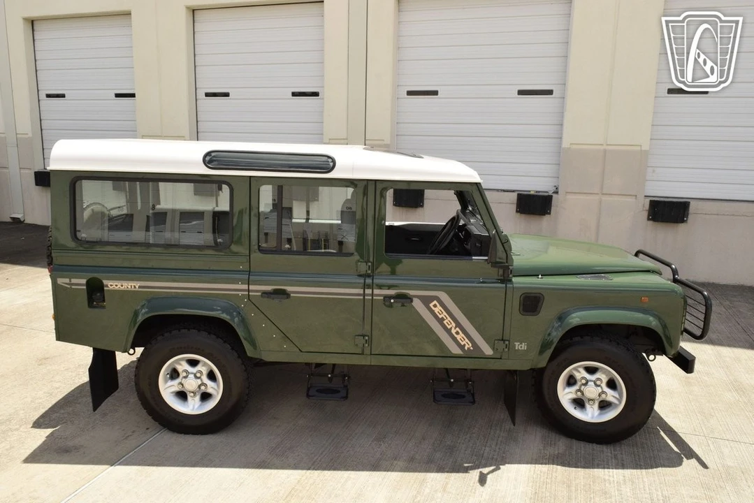 1997 Land Rover Defender 110 - Image 16 of 21