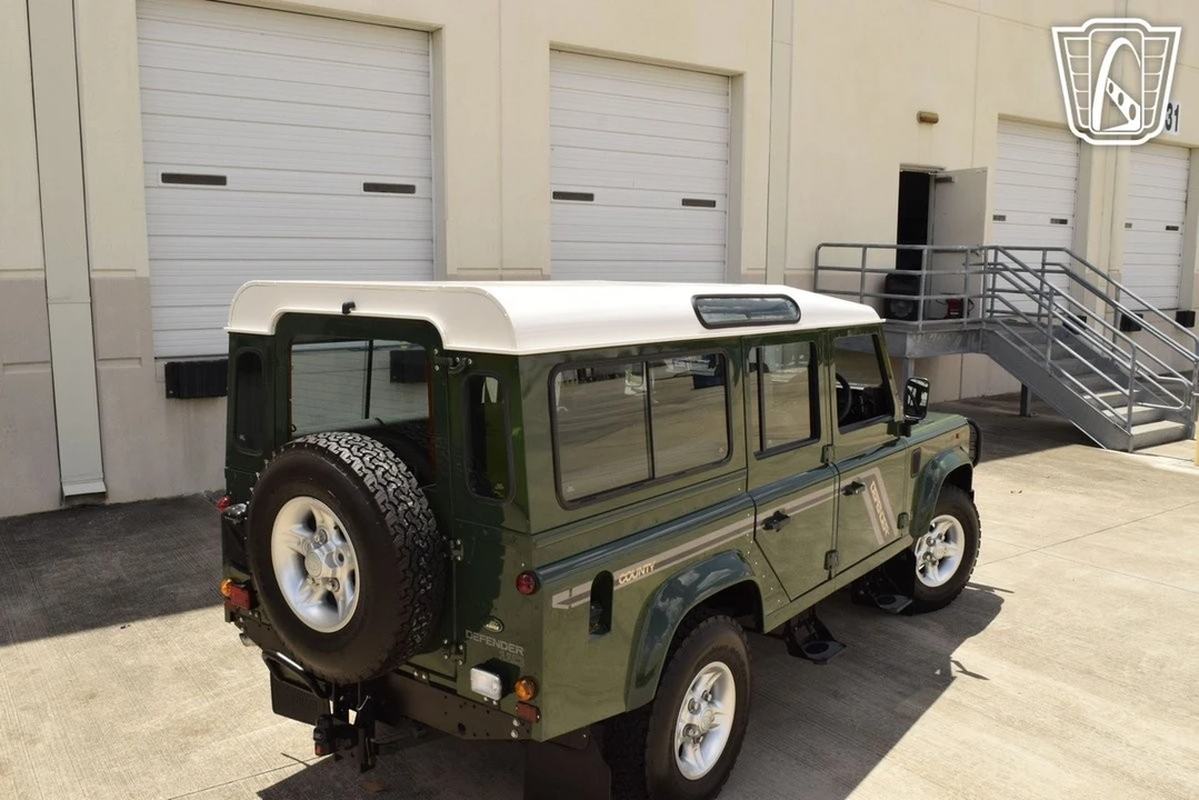 1997 Land Rover Defender 110 - Image 13 of 21