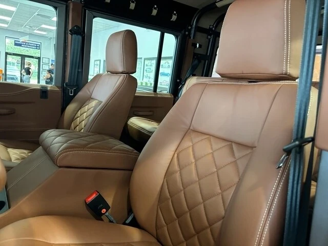 1997 Land Rover Defender 110 - Image 5 of 12