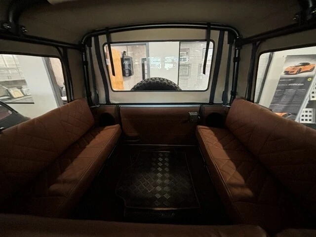 1997 Land Rover Defender 110 - Image 9 of 12