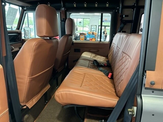 1997 Land Rover Defender 110 - Image 6 of 12