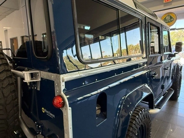 1997 Land Rover Defender 110 - Image 10 of 12