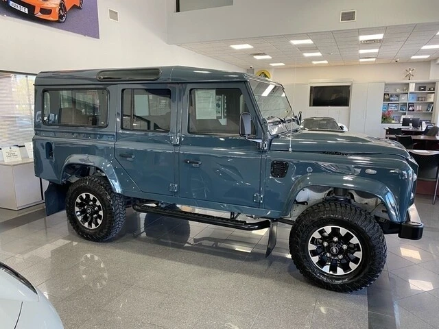 1997 Land Rover Defender 110 - Image 7 of 12