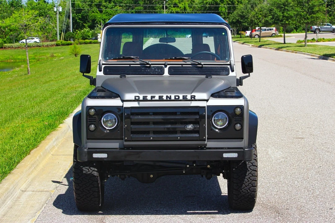 1997 Land Rover Defender - Image 10 of 31